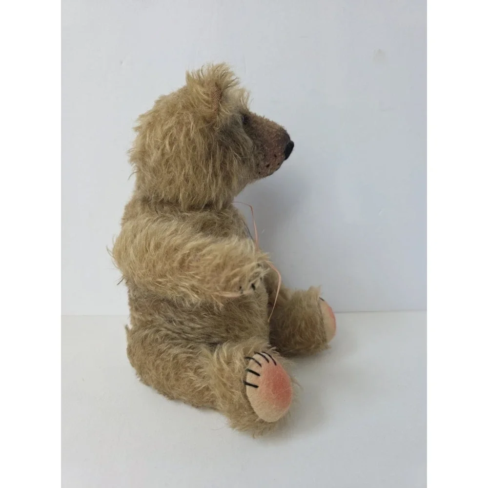 Artist teddy bear by Susan Tantlinger 11